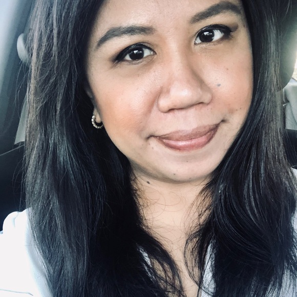 Meet your Posher, Jennifer - Picture 1 of 2